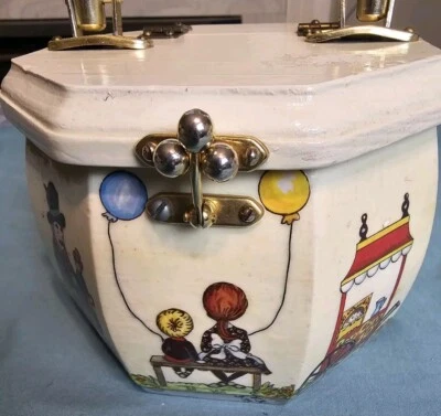 老式木制缝纫盒手提包带动画画照片签名 VH '73 — 第 1/4 张图片