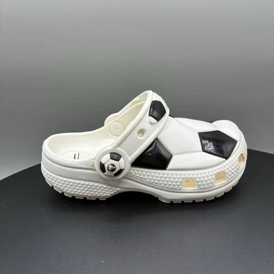 Zuecos Crocs clásicos para balón de fútbol TD 8C negro blanco sin cordones Foto 1 de 4