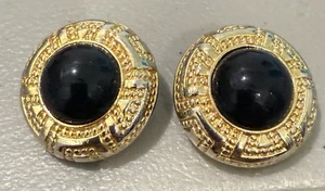 VINTAGE 80'S TEXTURED GOLD PLATED METAL AND CAB STONE CLIP EARRINGS - Picture 1 of 4