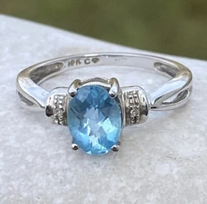 Anillo Topacio Azul Genuino Oro Blanco Sólido 10k con Acentos de Diamantes Gema Ovalada Talla 7 - Imagen 1 de 9