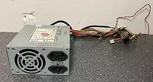Fuente de alimentación retro CWT-200PA 200W ATX para PC vintage - probada y f... - Imagen 1 de 4