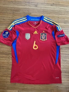 Spain 2010 FIFA ERUO 2012 Soccer Football Jersey INIESTA Size XL Spain - Picture 1 of 7