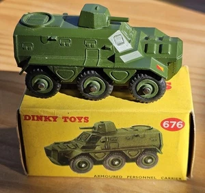 DINKY TOYS 676 SARACEN ARMOURED PERSONNEL CARRIER IN GOOD ORIGINAL BOX 1955-62 - Picture 1 of 10