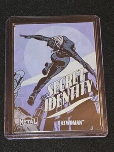 2025 UD Skybox Metal Universe Batman Catwoman Secret Identity 3D Insert SSP SI-2 - Bild 1 von 2