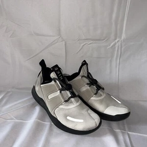 Nike Free RN Commuter Cream/Black Women's Size 7 - Picture 1 of 8