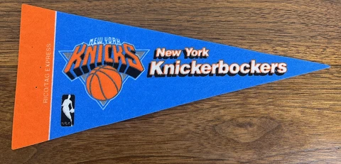 New York Knicks Vtg NBA Basketball Mini Pennant 4" x 9" Rico Knickerbockers Cover