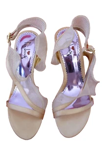 LUICHINY 7M NEW Sandals Gold Ruffled Leather Sole 4" Heel - Picture 1 of 7