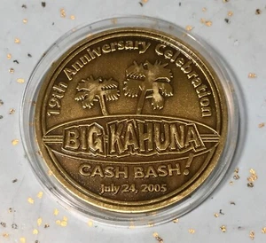 2005 SAN MANUEL INDIAN BINGO CASINO 19 ANNIVERSARY 35mm BIG KAHUNA TOKEN ENCASED - Picture 1 of 4