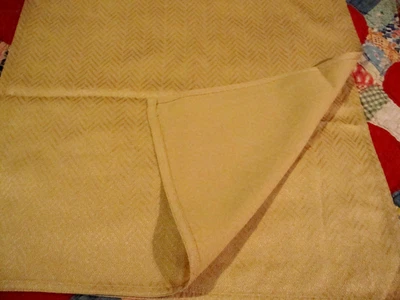 Set of (2) Gold-Tone Over-sized 19.5" Christmas Holiday Table Linen Napkins  240 - Image 1 of 3