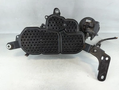 Audi A4 2010 bote de carbón de vapor de combustible HJXPV Foto 1 de 4