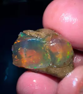 Stunning 22 Ct Ethiopian Welo Opal Rough – Raw Gemstone with Fiery Color - Picture 1 of 6