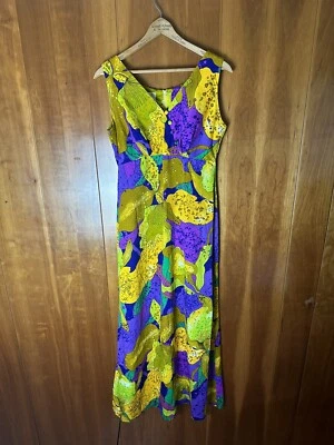 Maxi Vestido Lilia Honolulu Hawaii Años 60 Estampado Floral Pequeño Vibrante Foto 1 de 4
