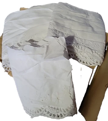 Bundle 3 White Flat Ungathered Embroidered Eyelet Lace 5In Width Scalloped Edge - Image 1 of 4