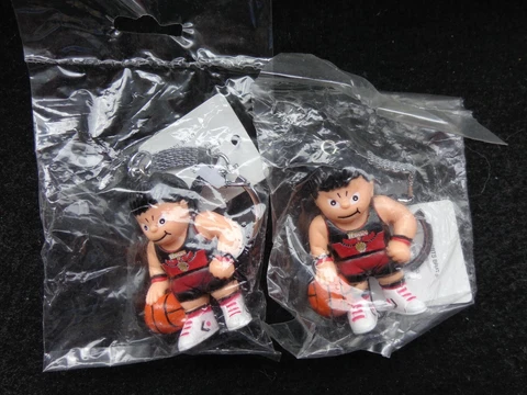 VINTAGE NBA Atlanta Hawks L'IL Brat Basketball Players KEYCHAINS 2 Pc. Lot  Rare Cover