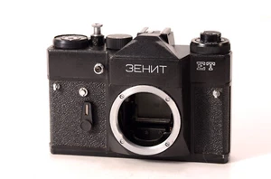 ZENIT ET Working USSR SLR Vintage Film Camera Body M42 Screw Mount MINT - Picture 1 of 5