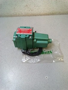 Numatic Solenoid Valve 12SAD4 0A13A30 - Picture 1 of 4
