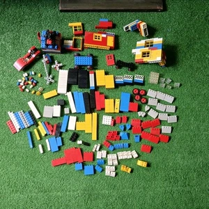 VTG LEGO FIRE STATION/TRUCK REPLACEMENT PARTS ONLY OVER 300 2LBS READ - Picture 1 of 24