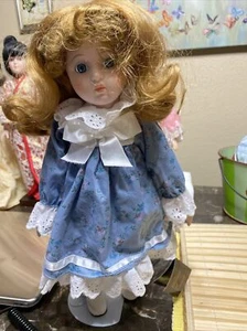 Private Collection byHouse of Lloyd Collectible Doll 1989 perfect condition. - Picture 1 of 4