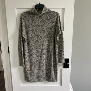 Neu mit Etikett Strickkleid Leopardenmuster S - Bild 1 von 6