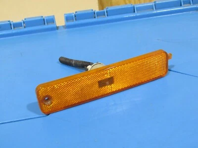 2000-2005 Pontiac Sunfire OEM driver side front side marker light 01 02 03 04 05 - Image 1 of 3