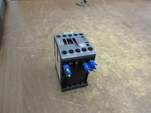 Siemens Sirius Schütz 3RH2122-1BB40 24VDC Spule 10A gebraucht - Bild 1 von 8