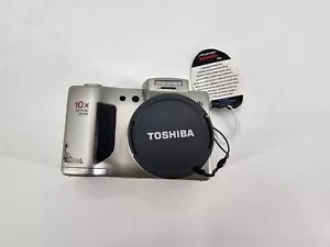 Toshiba Digital Still Camera Model PDR-M700 - Picture 1 of 9