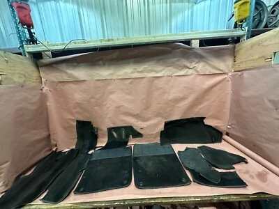 Panel de alfombra interior negro Porsche 928 OEM #84149 Foto 1 de 4