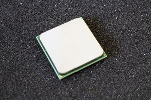 AMD 3rd Gen Opteron 2378 OS2378WAL4DGI 2.4GHz Quad Core Socket Fr2 Processor CPU - Imagen 1 de 1