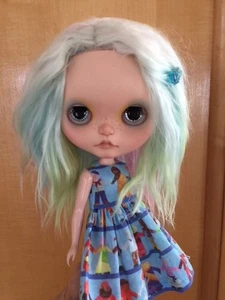 Custom Blythe Puppe von Sofie Bell mit OOAK Outfit - Bild 1 von 13