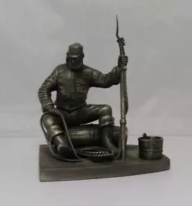 Figura de peltre fino Franklin Mint vintage 1977 The Harpooner Ron Hinote - Imagen 1 de 6