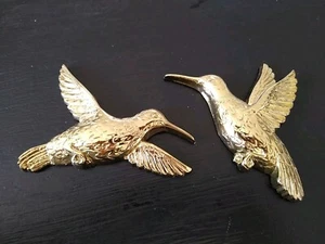 Par de colibríes colgantes de pared vintage de plástico dorado HOMCO 7669 EE. UU. ~ 1985 - Imagen 1 de 9