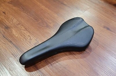 Asiento de sillín de bicicleta Bontrager Arvada Elite negro 138 mm rieles de austenita Foto 1 de 4