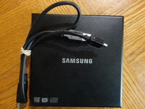 Samsung Tragbarer Externer DVD Brenner DVD CD Player SE-S084 mit USB Kabel Kabel - Bild 1 von 5