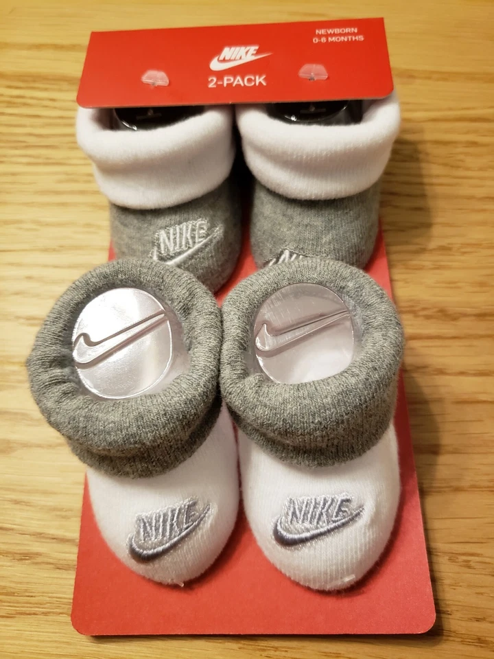 Conjunto de botines informales Nike para niños infantes de 2 piezas talla recién nacido 0-6 meses #NN0048 Foto 1 de 1