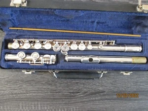 Artley flute with hard case. Made in USA - Picture 1 of 6