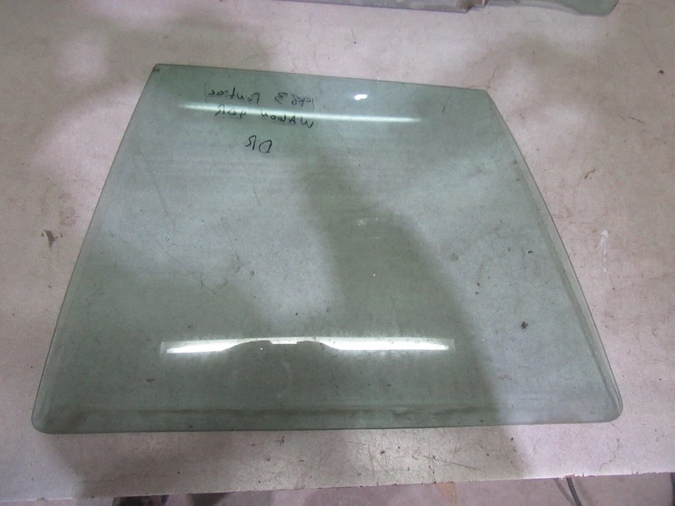 Pontiac Bonneville 1983 4 puertas puerta de vagón pieza de vidrio tintado de fábrica DR Foto 1 de 1