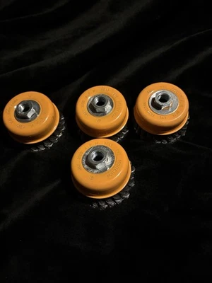 Cepillo de una fila para taza de rueda de alambre 5/8-11 Foto 1 de 4