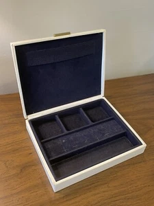 Vintage 1980's Avon Jewelry Box Cushion Faux Leather w/ Navy Velvet Interior - Imagen 1 de 12