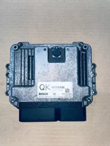 NISSAN ZD30 ENGINE ECU BOSCH 0 281 018 011 OEM ENGINE CONTROLLER - Picture 1 of 4