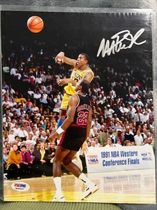 MAGIC JOHNSON foto firmata 8x10 con Clyde Drexler PSA COA 3A90097 auto CTC - Foto 1 di 3