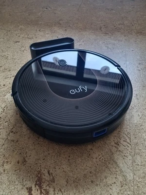 Eufy RoboVac 30c WLAN Saugroboter - Schwarz (AK-T2118311) - Bild 1 von 4