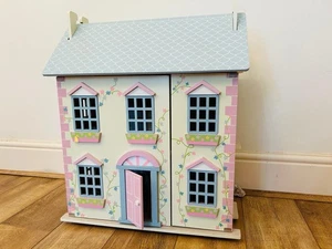 Wooden Doll House with Wooden Furniture and Family of Characters (Nearly New) - Picture 1 of 10
