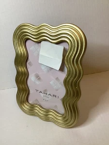 Bilderrahmen Tahari golden rechteckig gewellt passend für 4’’x6’’ Foto - Bild 1 von 6