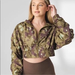 Vitality Ethos Jacket in Woodland Size Small NEW - Picture 1 of 9