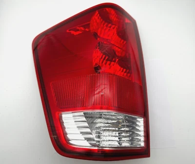Luz trasera izquierda del lado del conductor OEM 04-15 Nissan Titan Pickup Foto 1 de 4