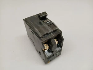 Square D 20 amp 2 Pole QO220 Circuit Breaker Type QO Chipped Plastic - Picture 1 of 7