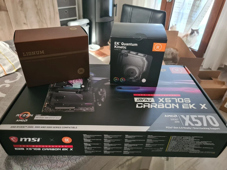 MSI MPG X570S CARBON EK X e altre componenti EKWB - Immagine 1 di 1