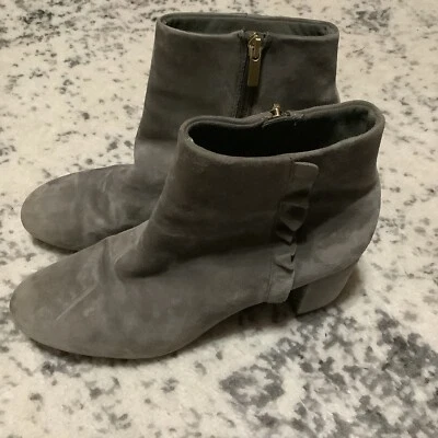 Botín Rockport con Volantes 9.5 Gris Gamuza Tacón Bloque Informal Bota Cómoda Foto 1 de 4