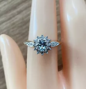 Anillo en racimo de topacio y diamantes de oro amarillo de 9 quilates, talla P del Reino Unido, talla 56 de la UE - Imagen 1 de 6