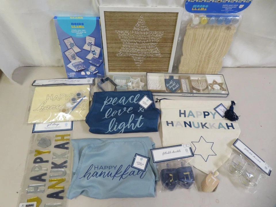 Feliz Janucá Fiesta Judía Lote Surtido Dreidels Cortadores de Galletas Delantales Decoración Foto 1 de 4